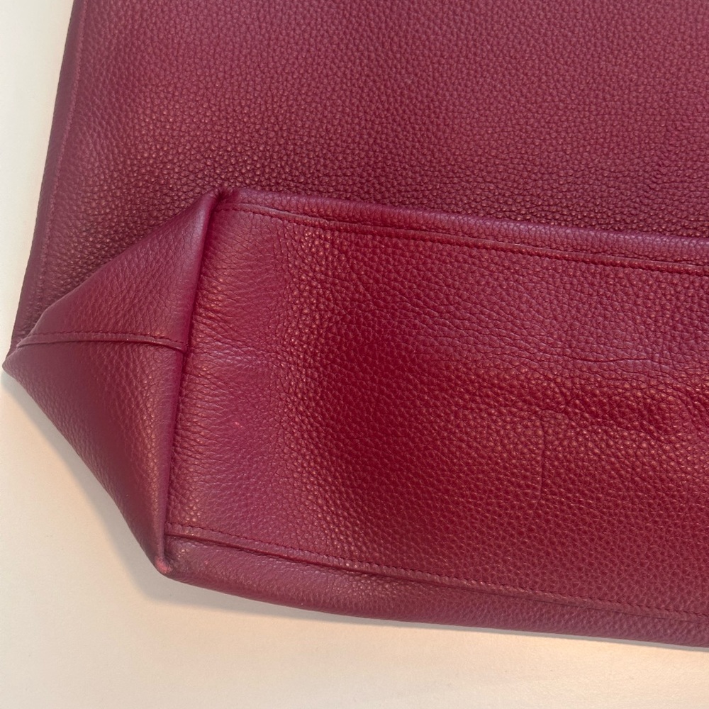 Kate Spade Leather Tote Bag in Dark Red with Black Bow - Picture 5 of 11